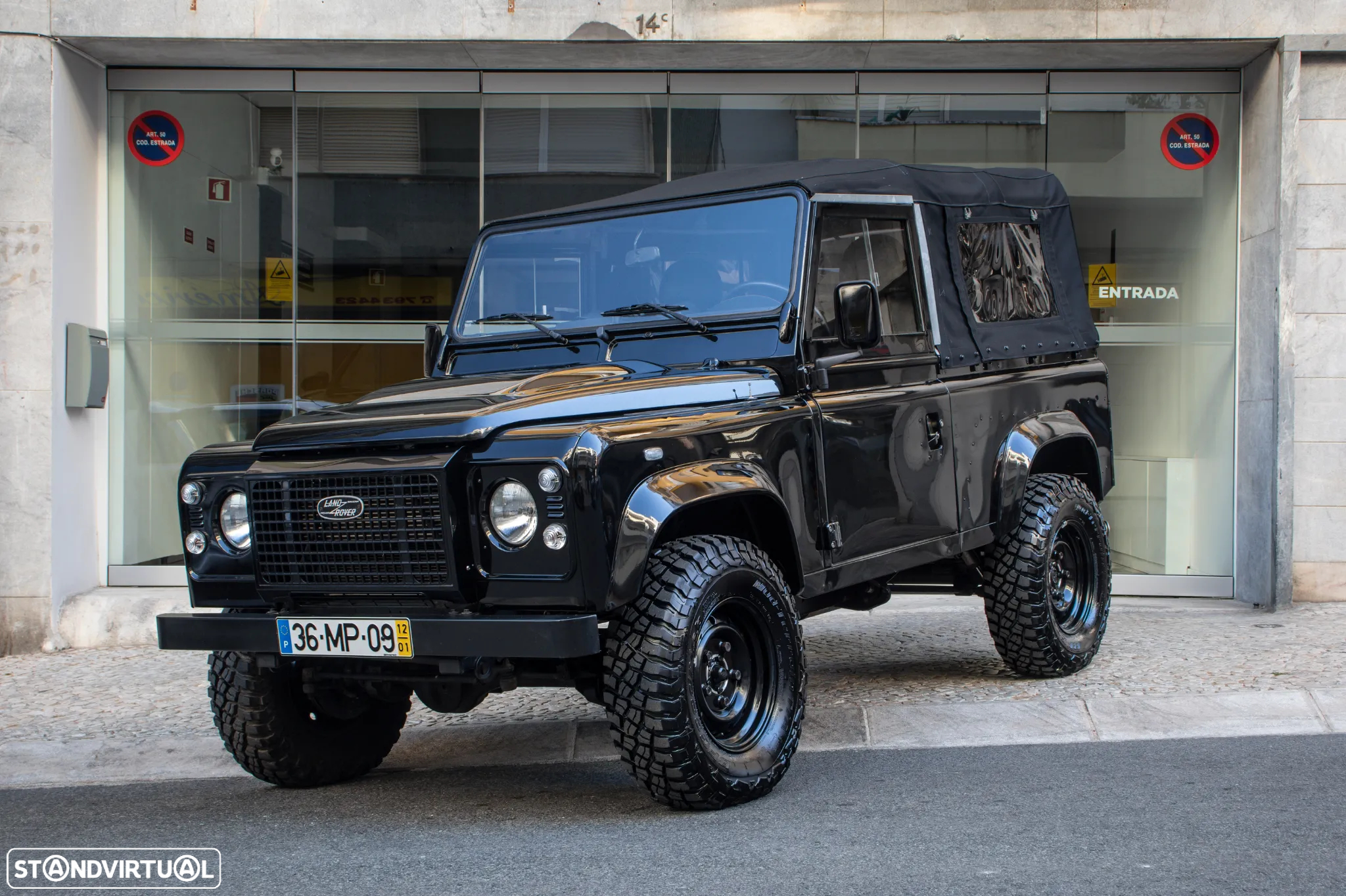 Land Rover Defender 90 SW 2.4 CRD S - 4