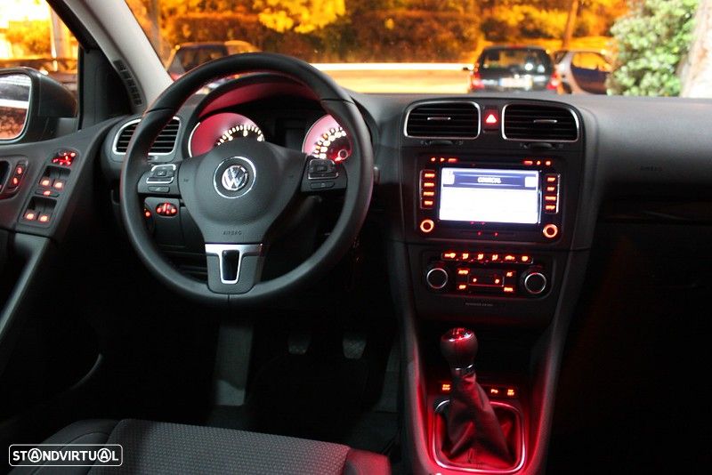 VW Golf 2.0 TDi Confortline - 17