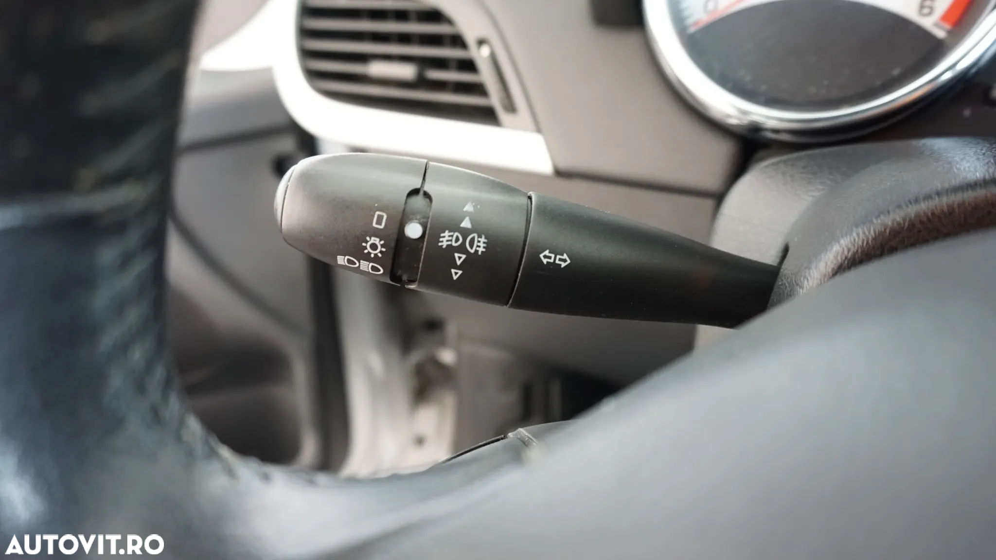 Peugeot 207 1.6 HDI FAP Allure - 18
