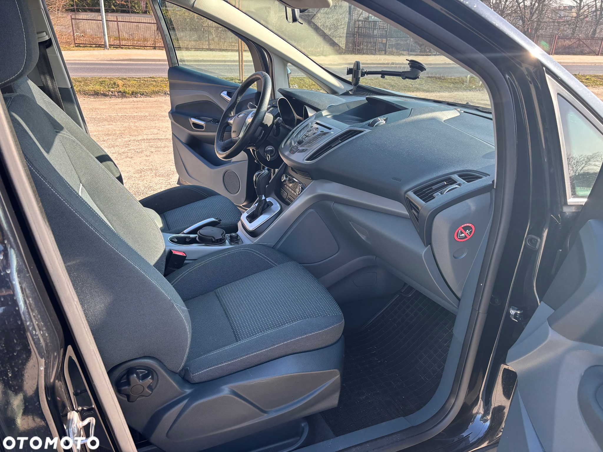 Ford Grand C-MAX - 11