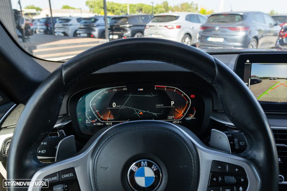 BMW 520 d Pack Desportivo M Auto - 17