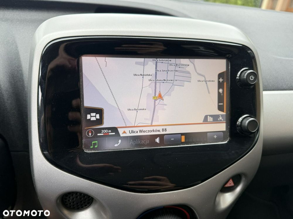 Toyota Aygo x-play touch - 18