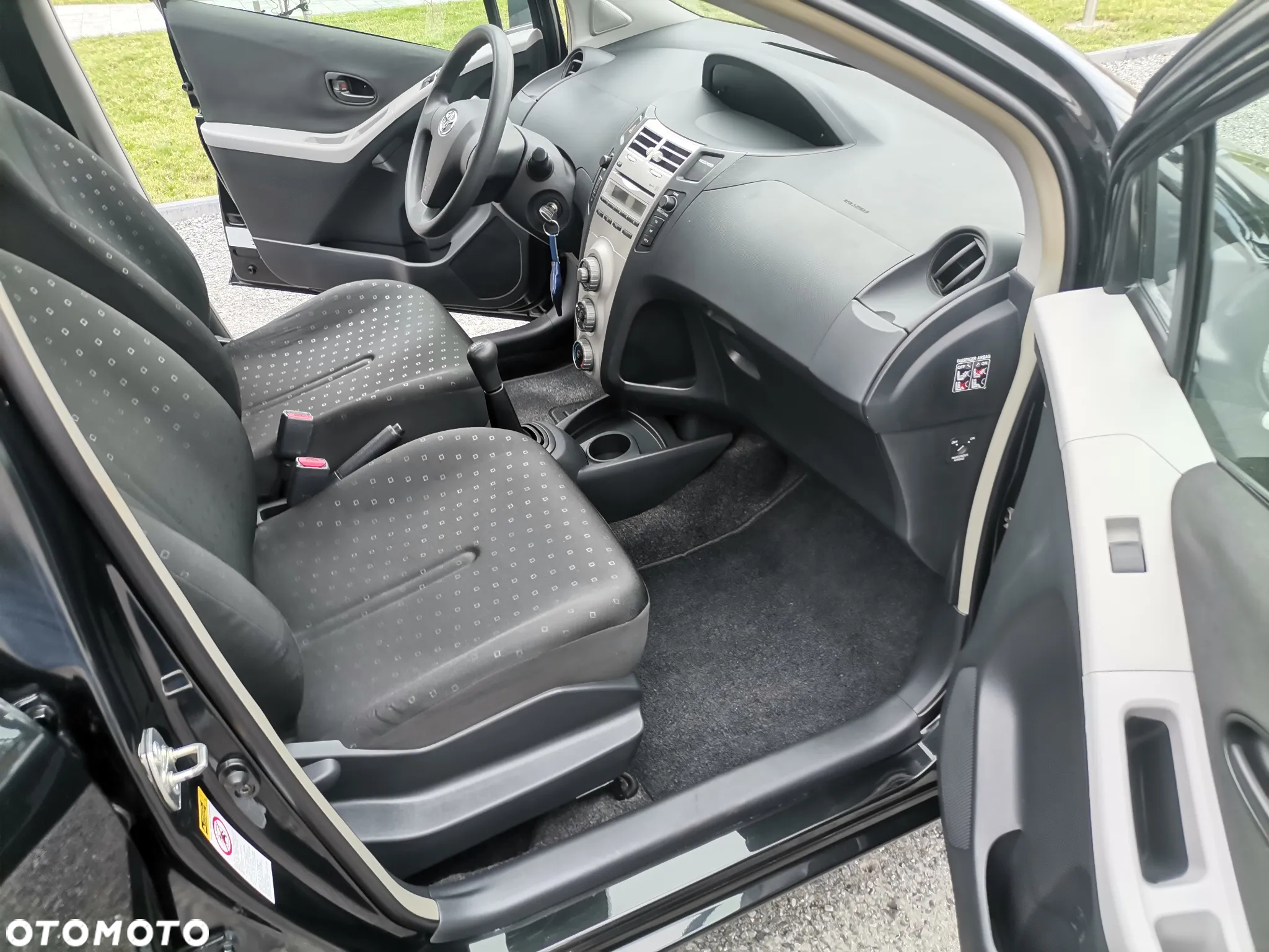 Toyota Yaris 1.3 VVT-i Sol - 13