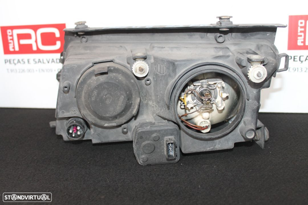 Farol Volkswagen Passat - 2