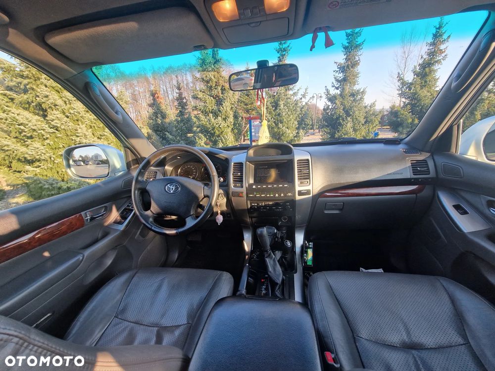 Toyota Land Cruiser - 28