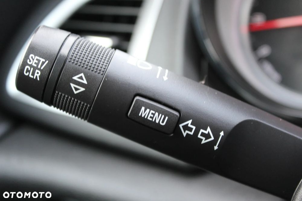 Opel Astra 1.4 T Cosmo S&S - 19