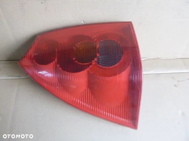 LAMPA LEWY TYŁ LEWA TYLNA PEUGEOT 307 KOMBI 01-05 - 10