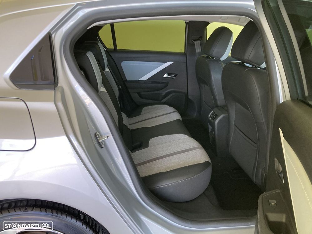 Opel Astra 1.2 T Elegance - 18