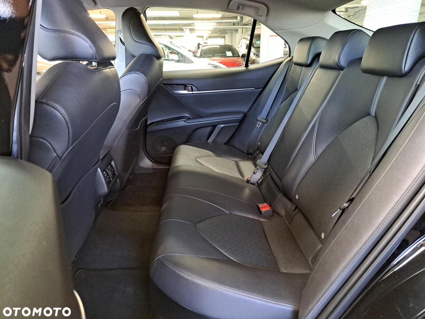 Toyota Camry - 11