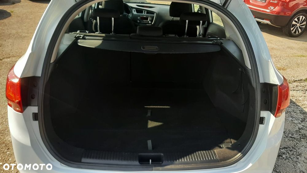 Kia Ceed 1.6 GDI SW Edition 7 - 9