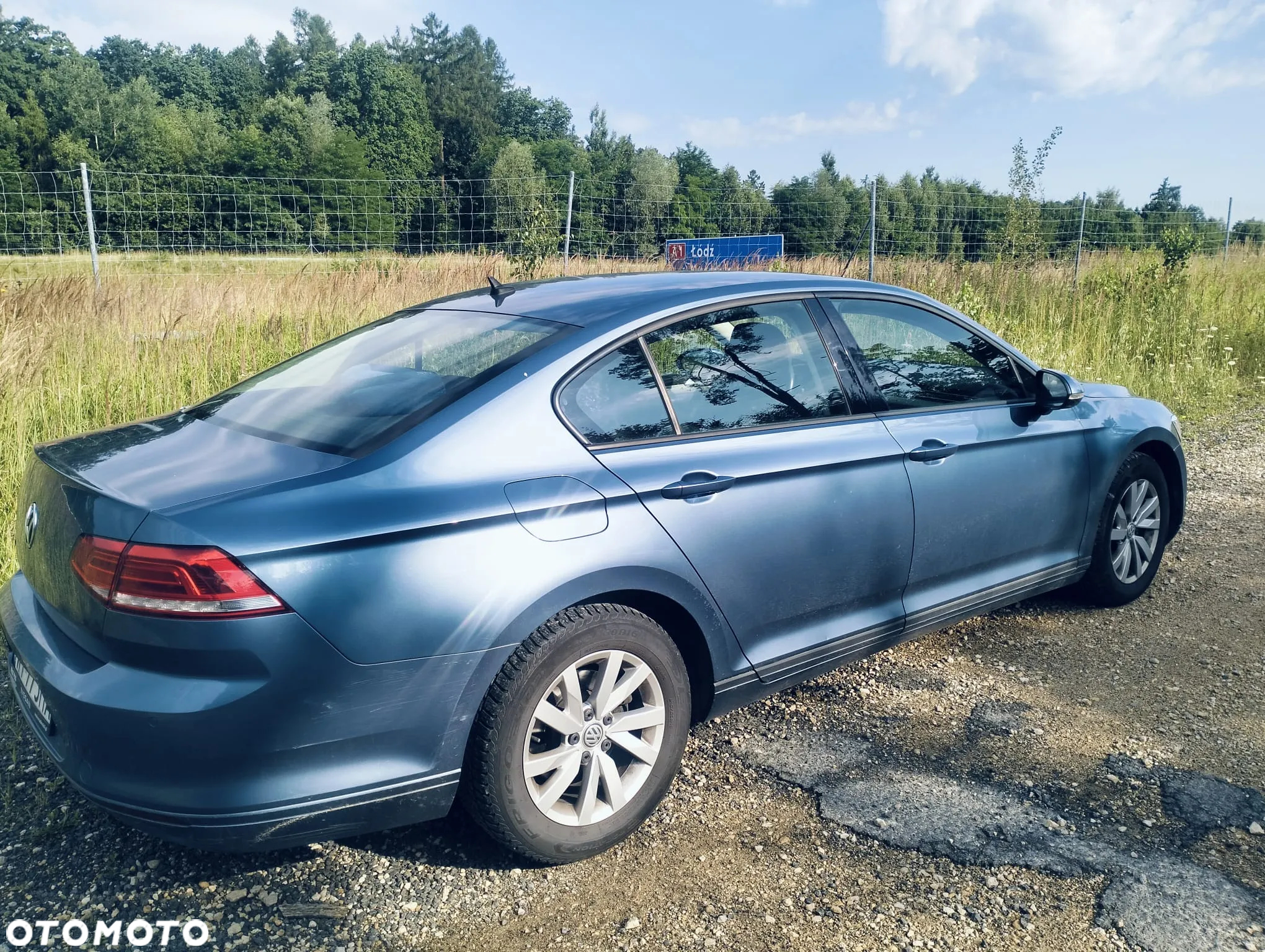 Volkswagen Passat - 4
