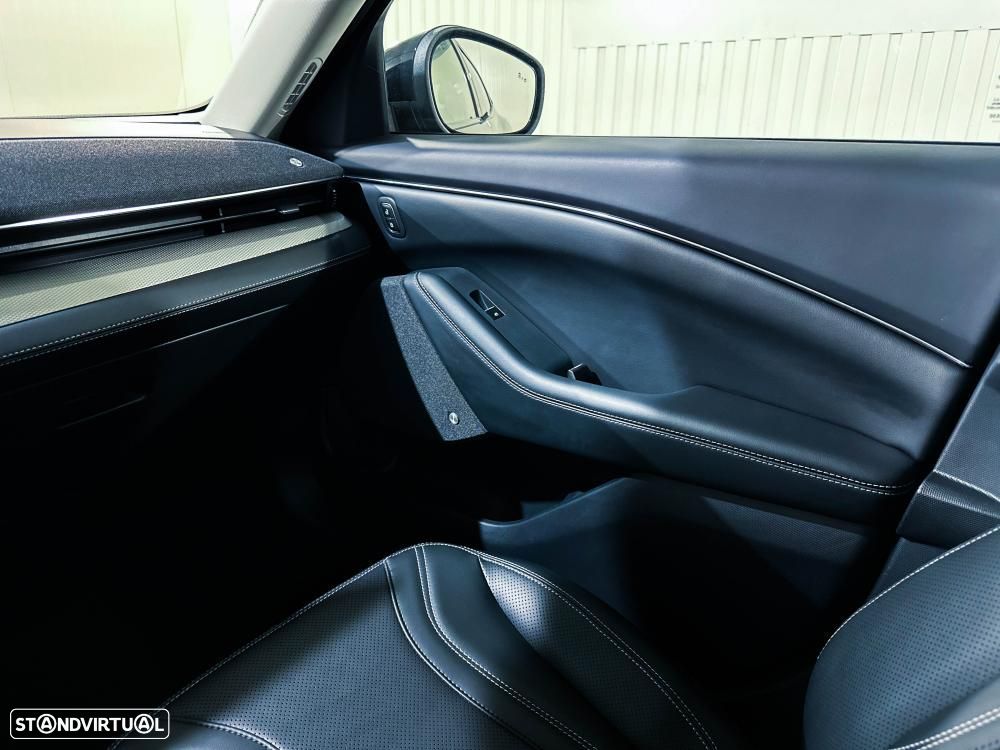 Ford Mustang Mach-E 75.7 kWh Base - 24