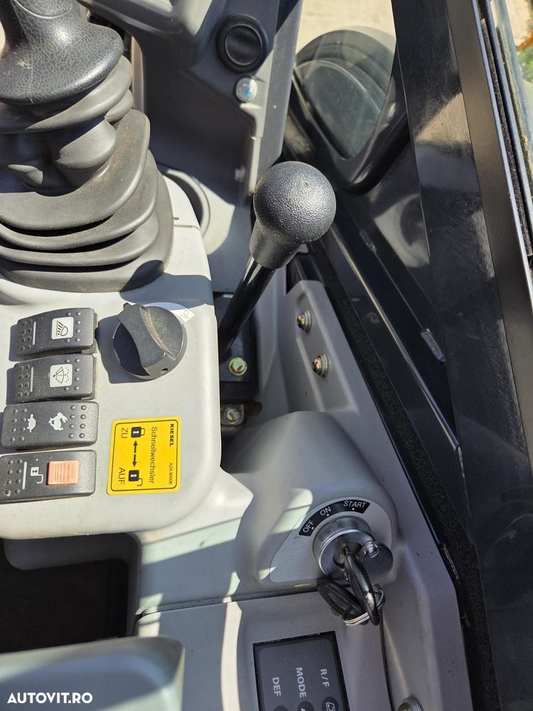 Hitachi ZX33U-6, 3,7 tone, 2023, 342ore, CUPLA RAPIDA HIDRAULICA+2 cupe SAPARE+CUPA TALUZ INCLINABILA, 2 circuite hidr pe brate, aer conditionat, LAMA NIVELARE, adanc sapare 3,5m, latime 1,55m, ridica 2,8t, posibil leasing 4 ani-PROMOTIE 41.900  EUR+Tva - 23