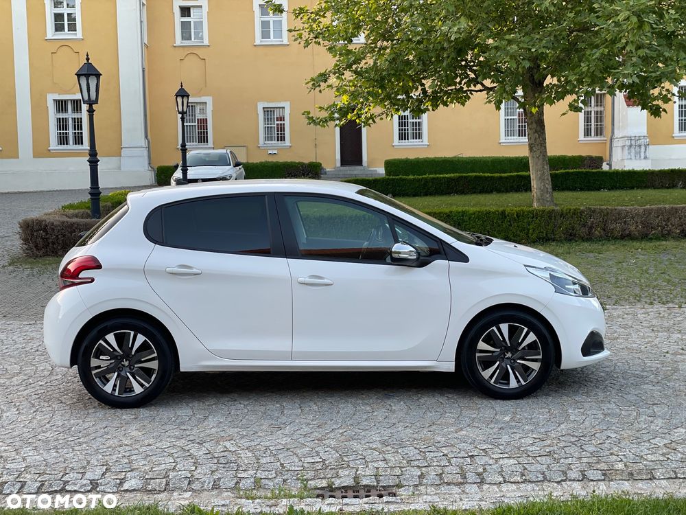 Peugeot 208 1.2 PureTech GPF Signature S&S - 2