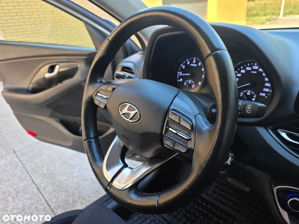 Hyundai i30 1.5 T-GDI 48V Comfort DCT - 12