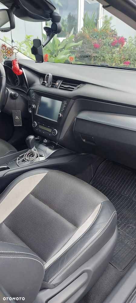 Toyota Avensis 1.8 Premium MS - 20