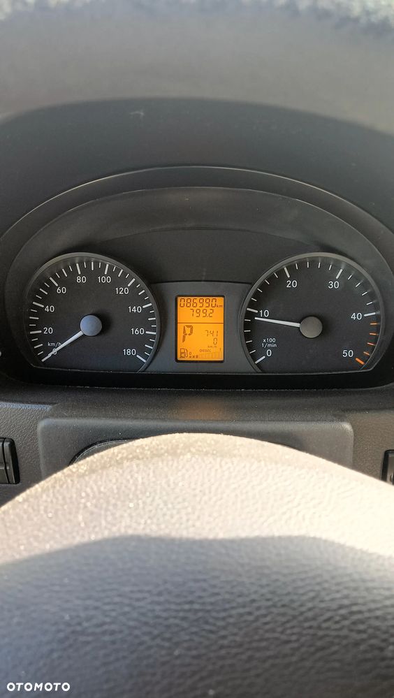 Mercedes-Benz Sprinter - 2