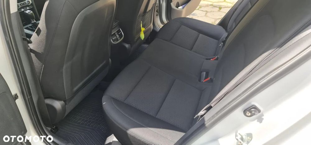 Hyundai Elantra 1.6 Comfort - 10