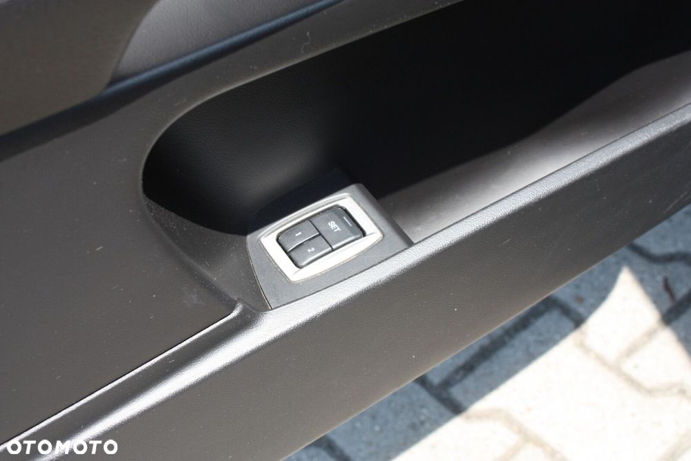 Jaguar XF 3.0 V6 D S Luxury - 30