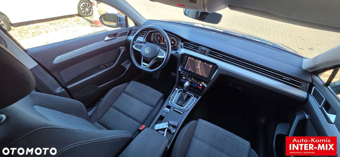 Volkswagen Passat - 32