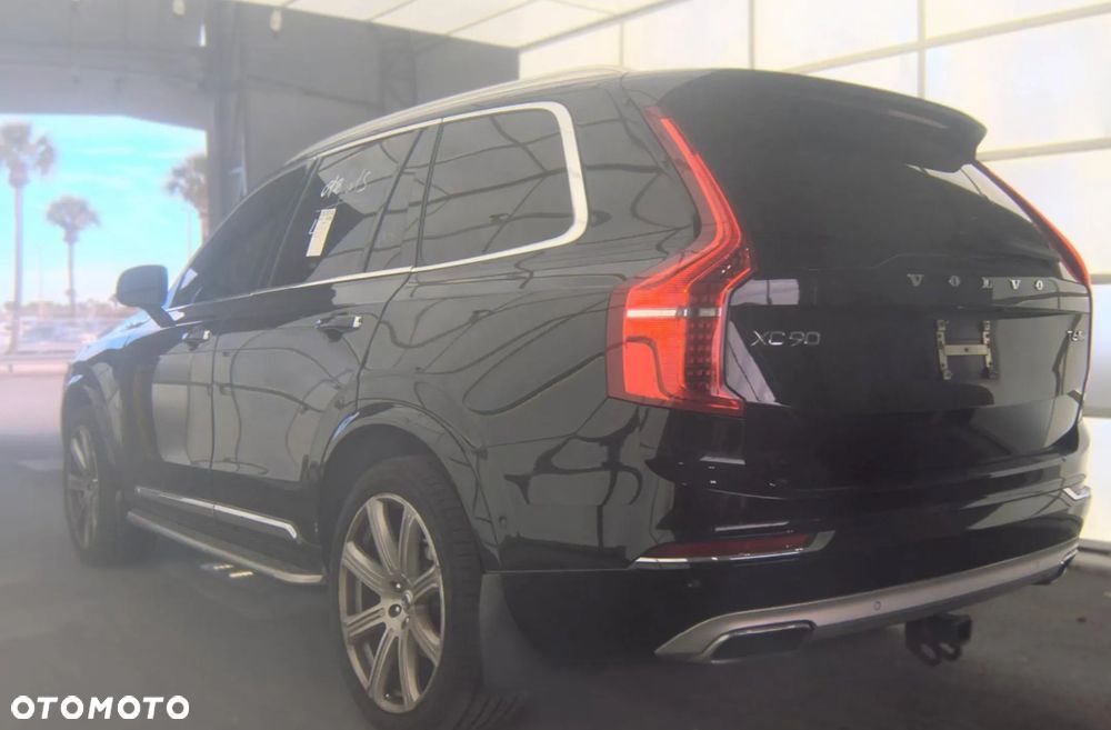 Volvo XC 90 - 7