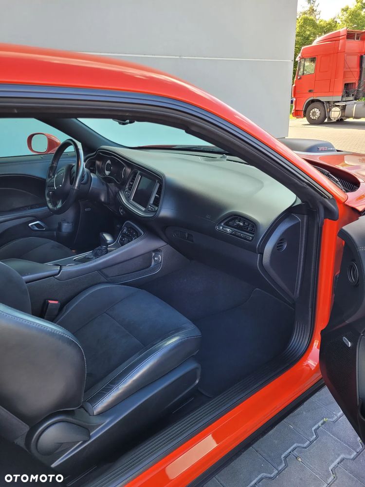 Dodge Challenger Automatik 392 Hemi Scat Pack Shaker - 12