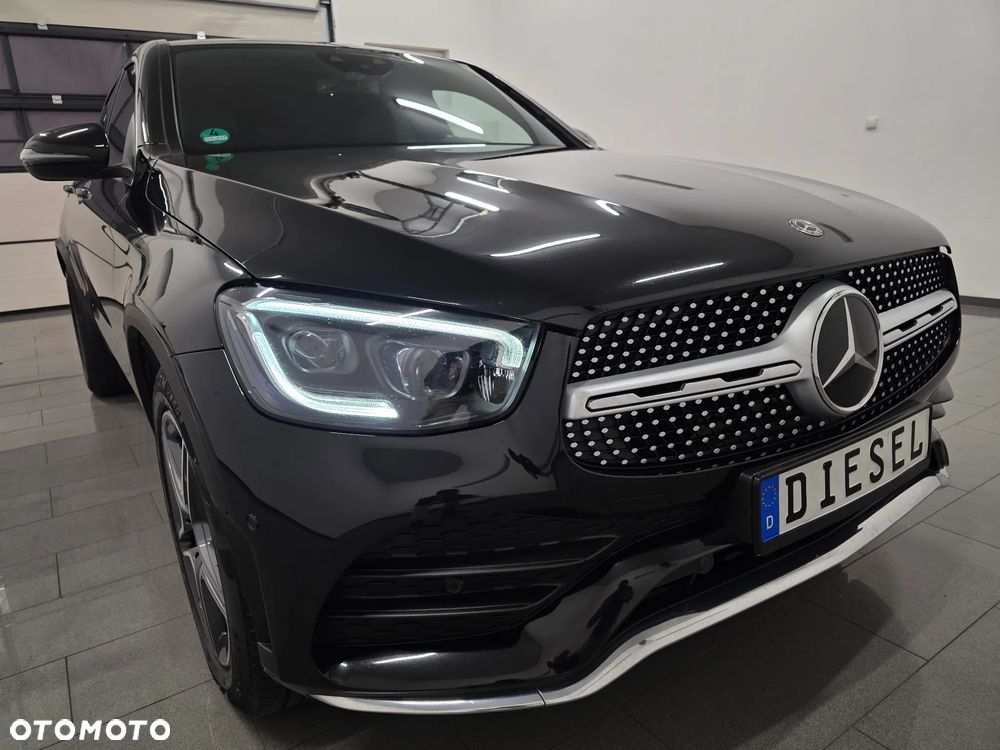Mercedes-Benz GLC 300 d 4Matic 9G-TRONIC AMG Line Plus - 29