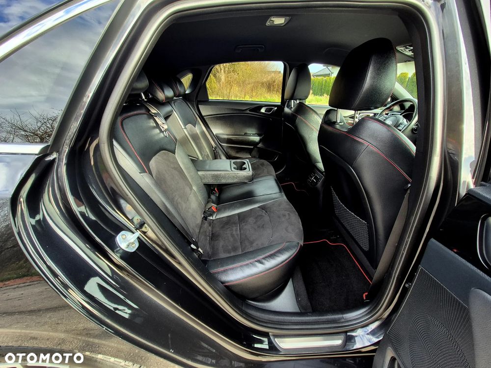 Kia Ceed Cee'd 1.6 T-GDI GT - 32