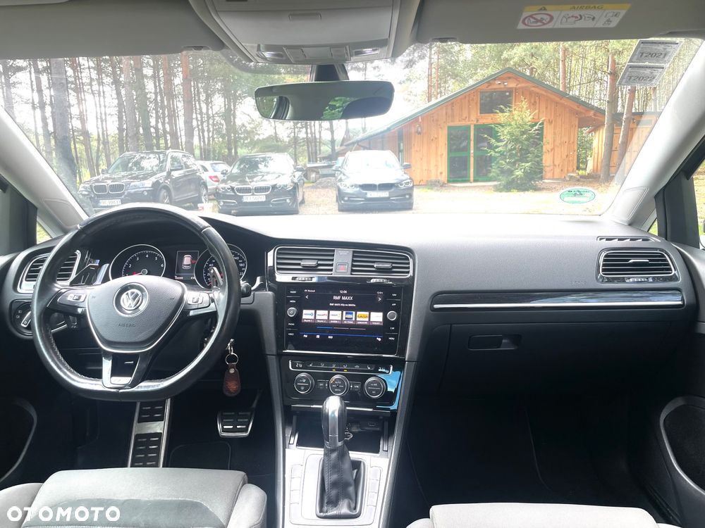Volkswagen Golf - 12