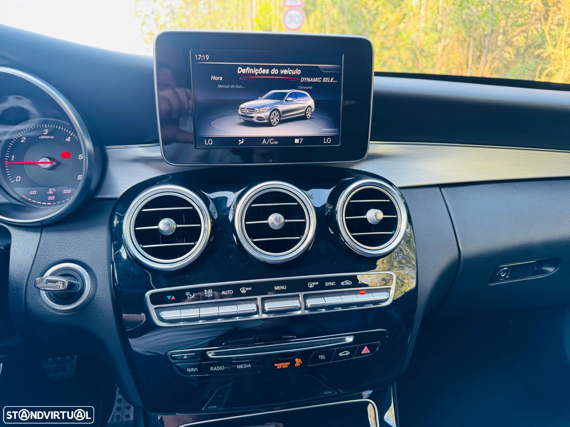 Mercedes-Benz C 220 d AMG Line - 30