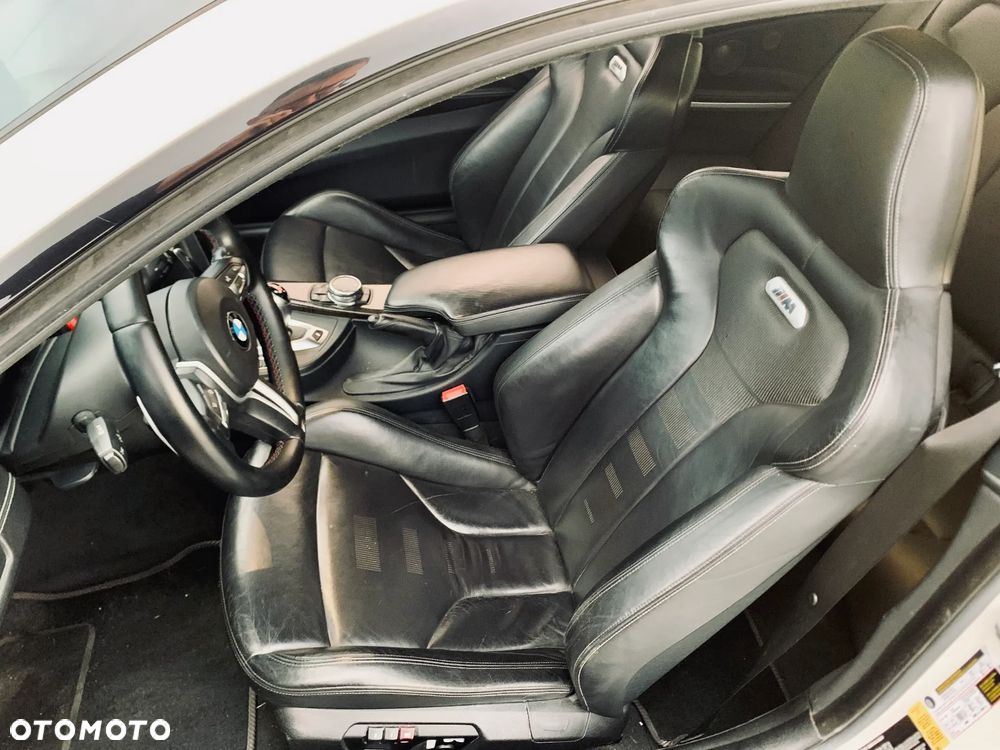 BMW M4 Coupe DKG - 22