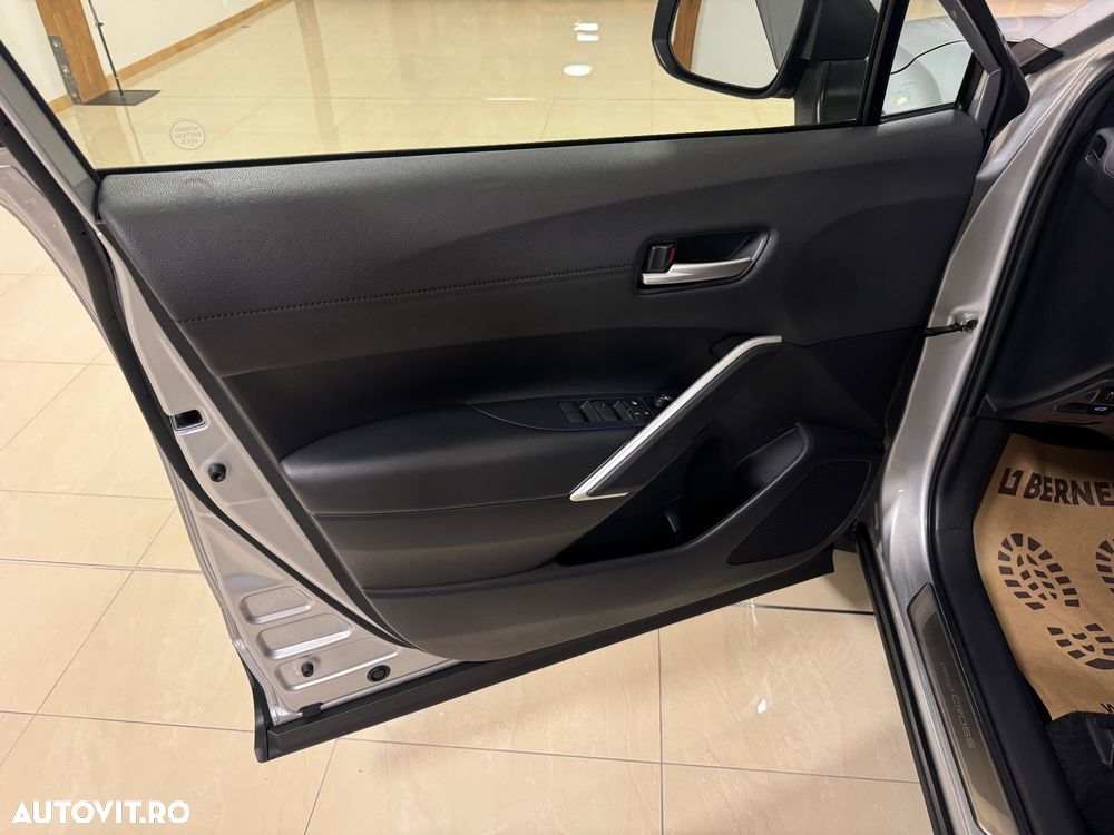 Toyota Corolla Cross Hybrid 2.0 VVT-i Team Deutschland - 17