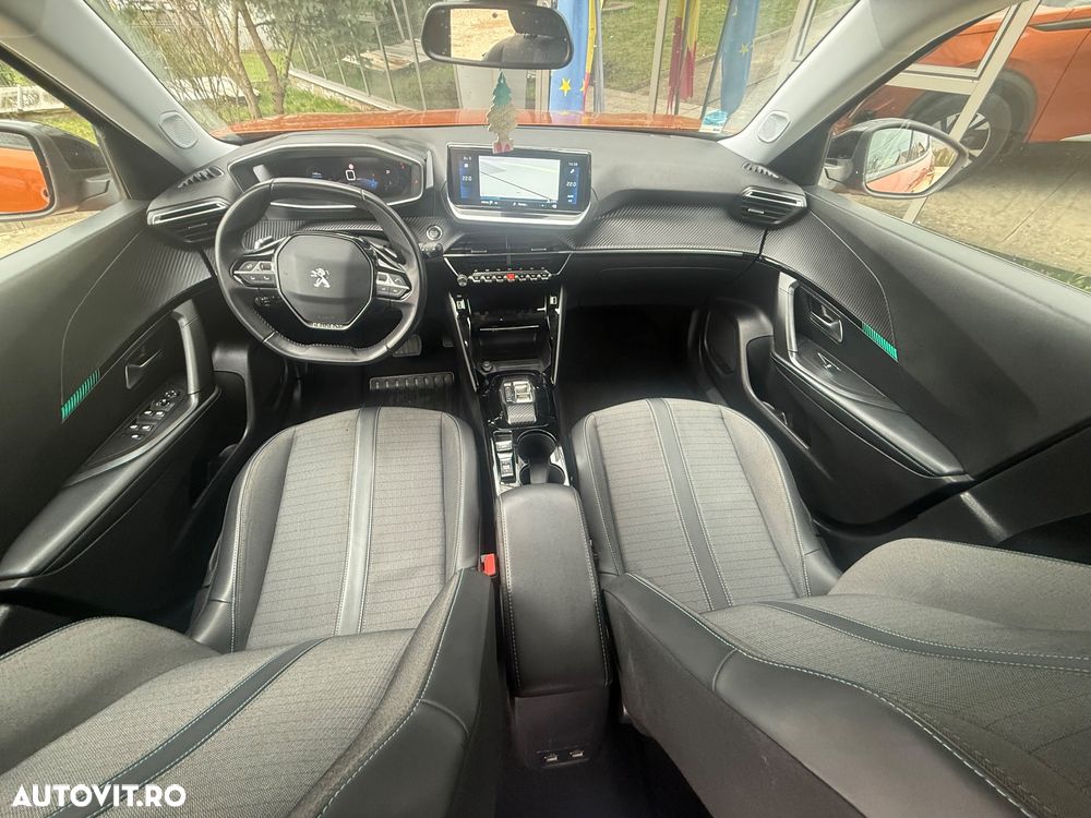 Peugeot 2008 PureTech 130 EAT8 Allure Pack - 8