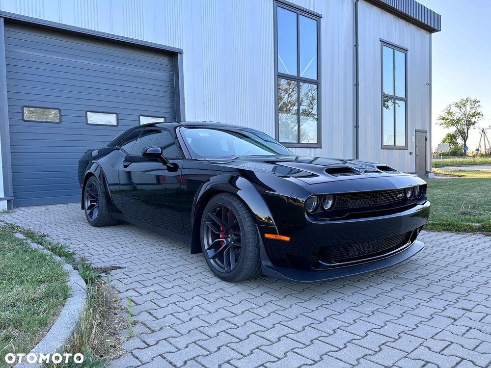 Dodge Challenger - 2