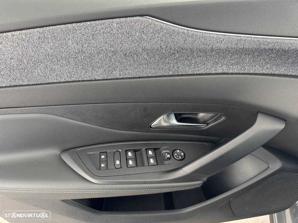 Peugeot 408 1.6 Hybrid Allure e-EAT8 - 12