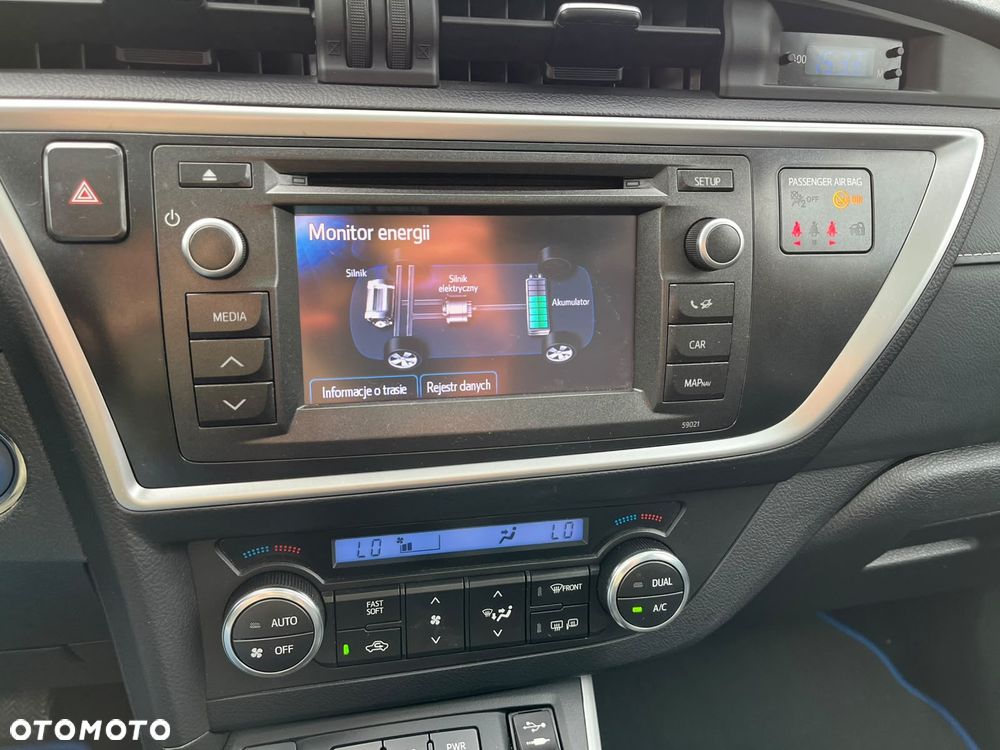 Toyota Auris - 12