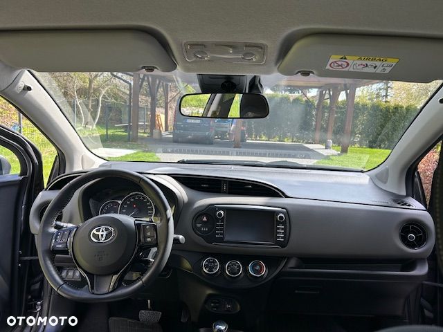 Toyota Yaris 1.5 Premium CVT - 25