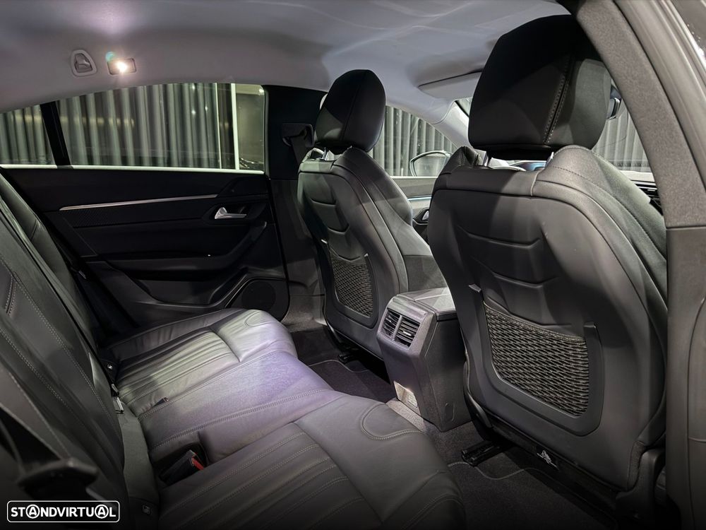Peugeot 508 1.6 Hybrid Allure Pack e-EAT8 - 37