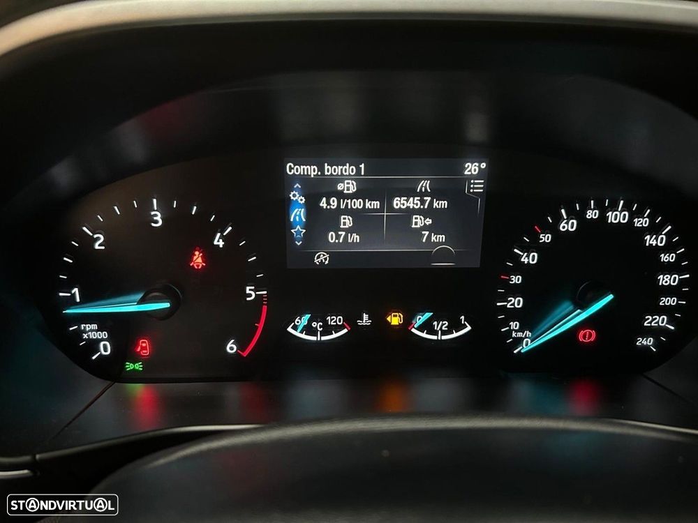 Ford Focus 1.5 TDCi ECOBlue Active — fotografia 12