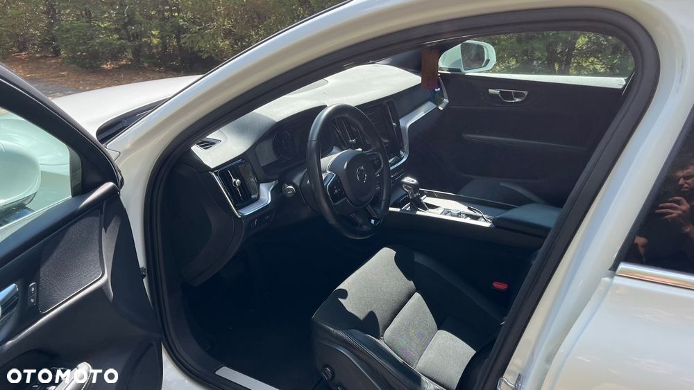 Volvo V60 D3 Momentum Pro - 12