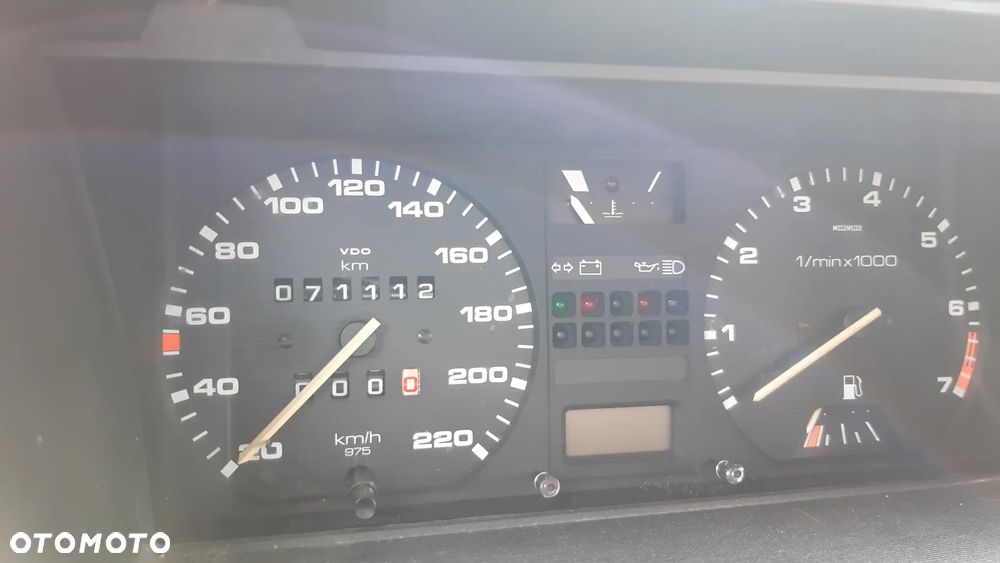 Volkswagen Passat 1.8 GL - 20