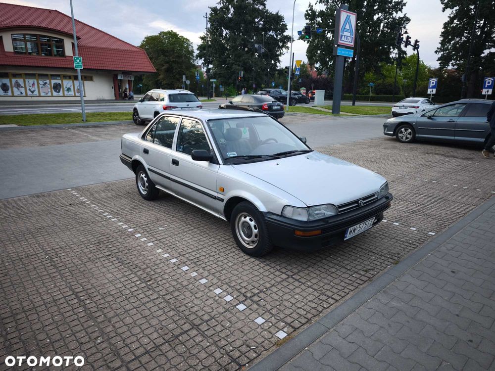 Toyota Corolla - 1