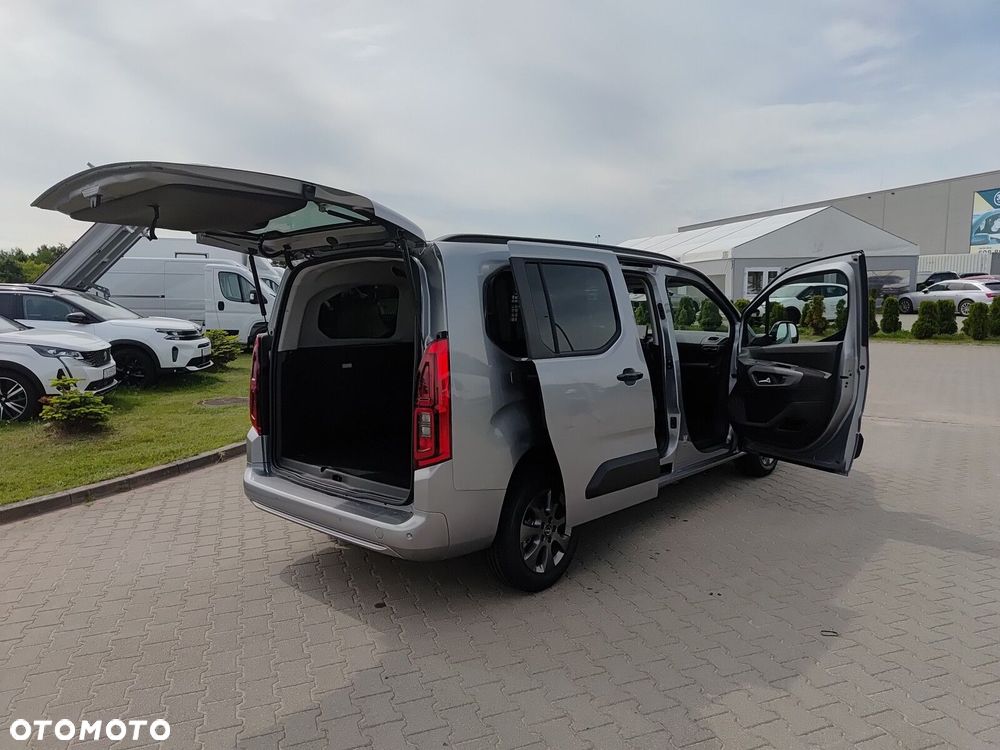 Opel Combo L2 EAT8 (bryg.) - 36