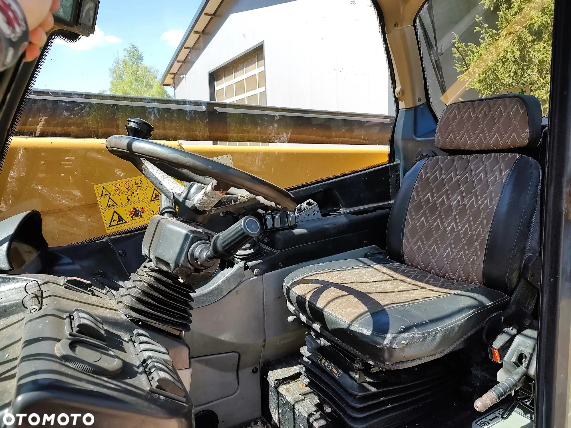 Caterpillar TH417 - 8