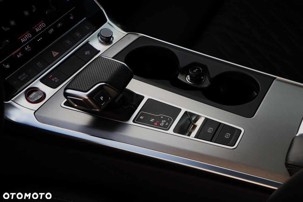 Audi S6 Avant - 32
