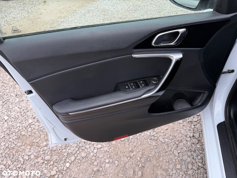 Kia Ceed 1.4 T-GDI OPF Vision - 39