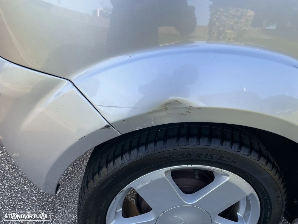 Ford Fiesta 1.25 Ghia - 14