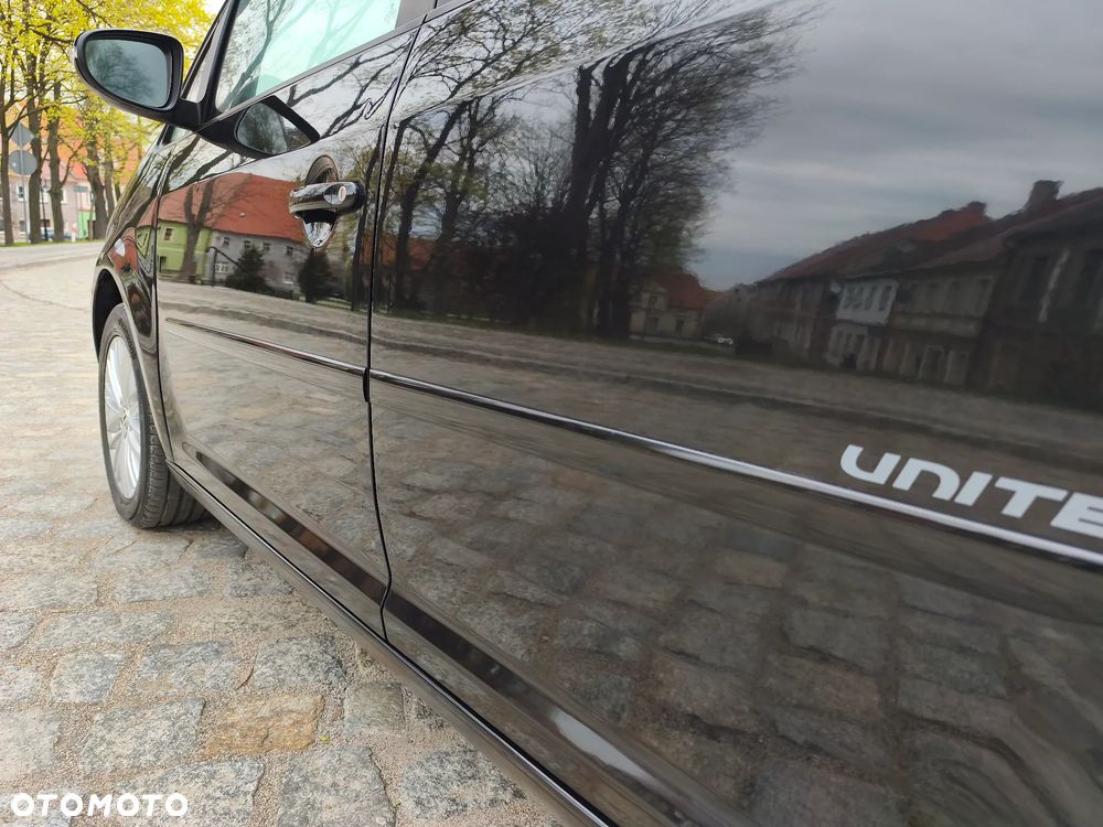 Volkswagen Touran - 11