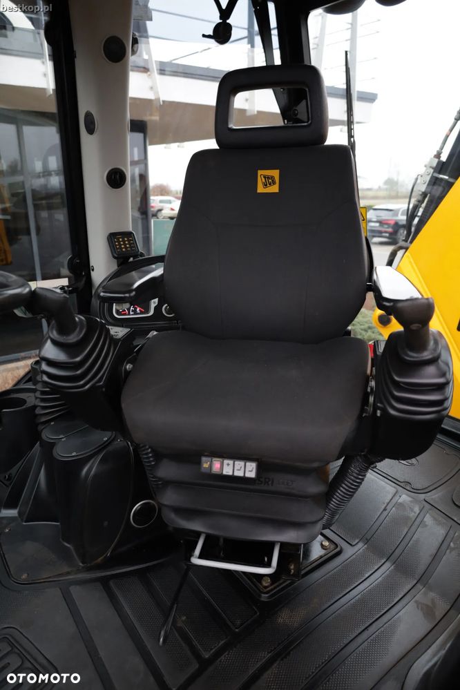 JCB 3CX - 25