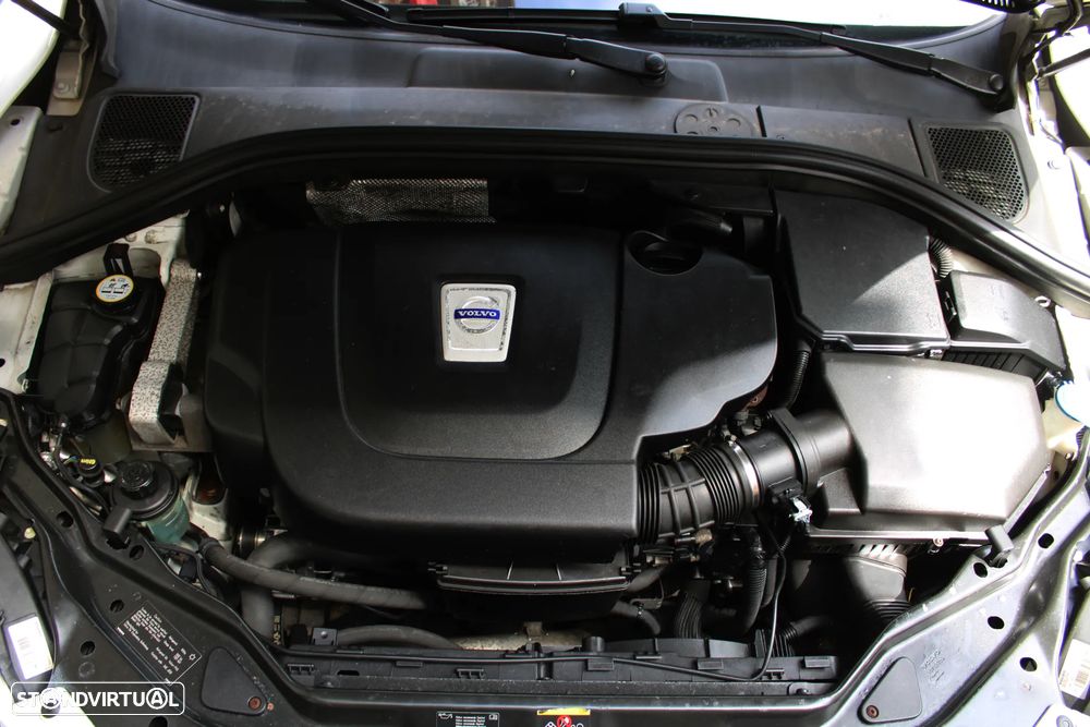 Volvo XC 60 2.0 D3 R-Design Geartronic - 51